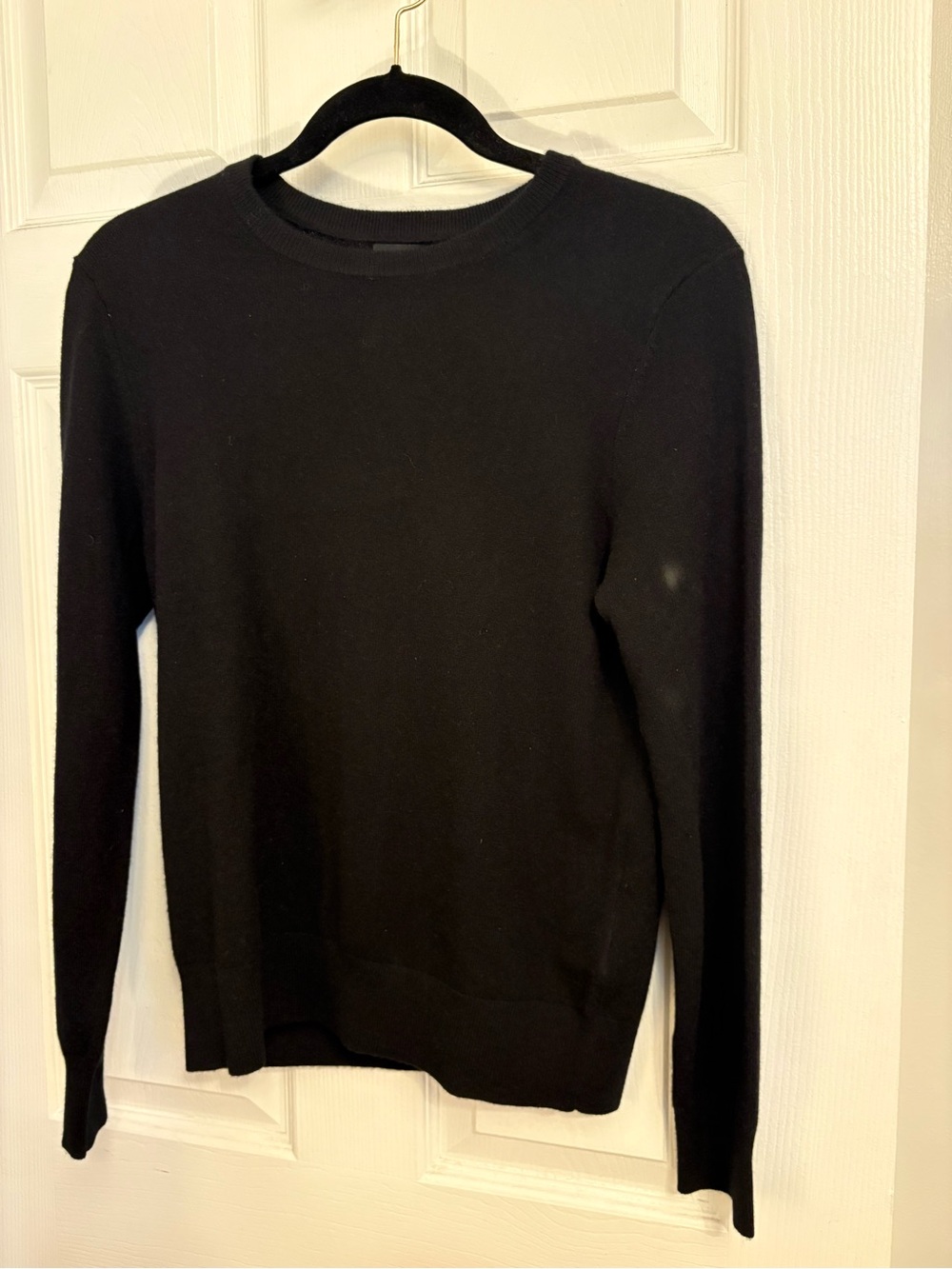 Quince 100% Mongolian Cashmere Black Crewneck Sweater Medium NWT $148 Retail - Picture 3 of 9